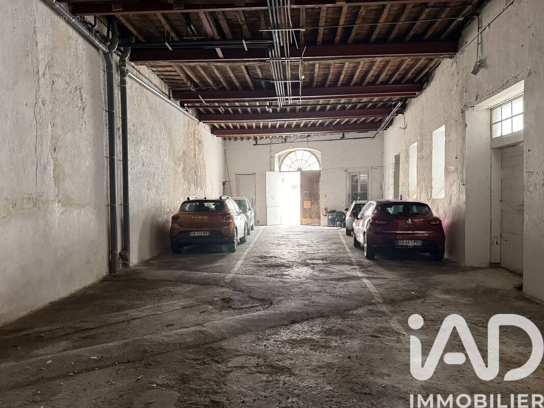 Photo 1 - Parking à OLORON-SAINTE-MARIE