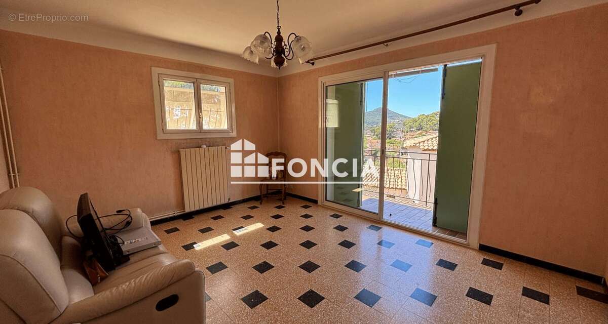 Maison à CARQUEIRANNE