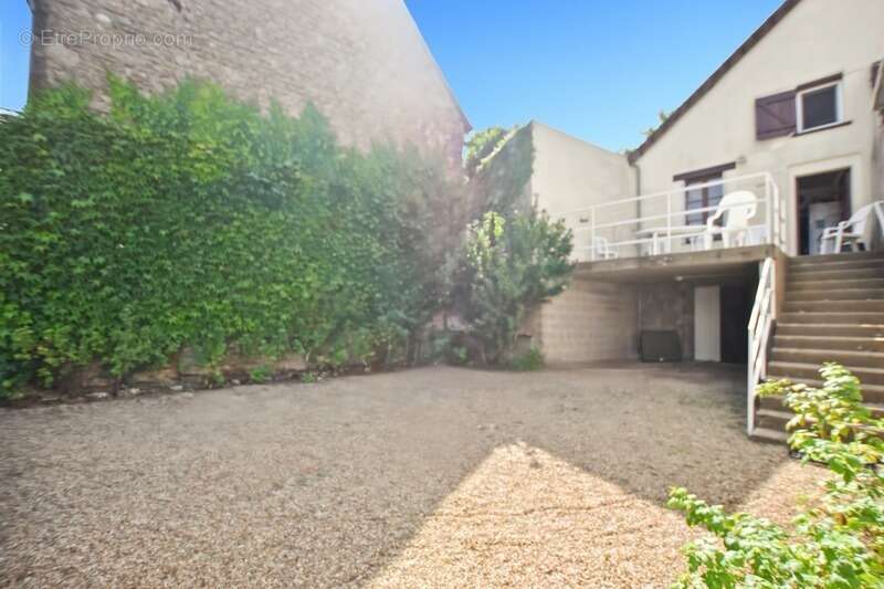 Maison à SAINT-MAURICE-LES-COUCHES