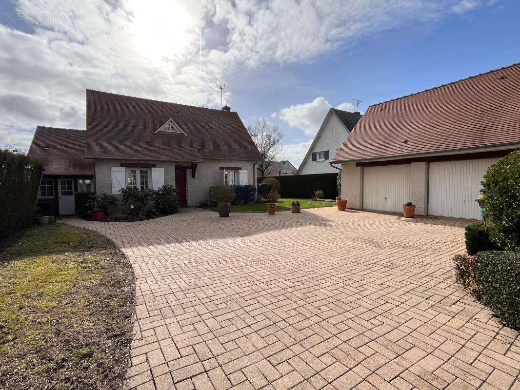 Maison à SAINT-DENIS-EN-VAL