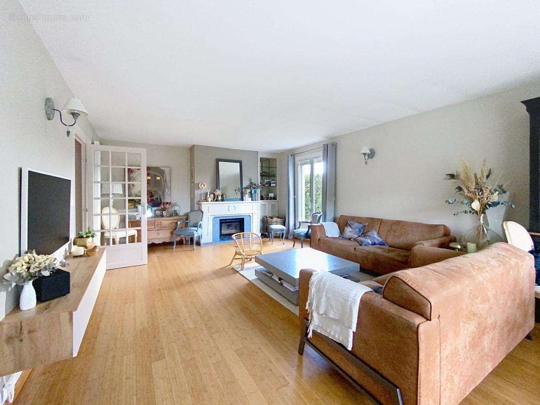 Maison à LA CHAPELLE-D'ARMENTIERES