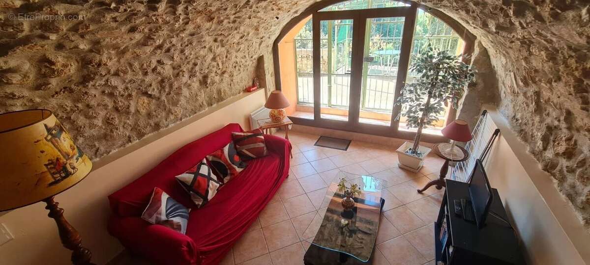 Maison à CASTAGNIERS