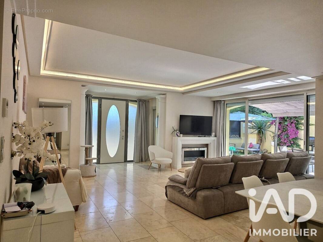 Photo 1 - Appartement à MOUGINS