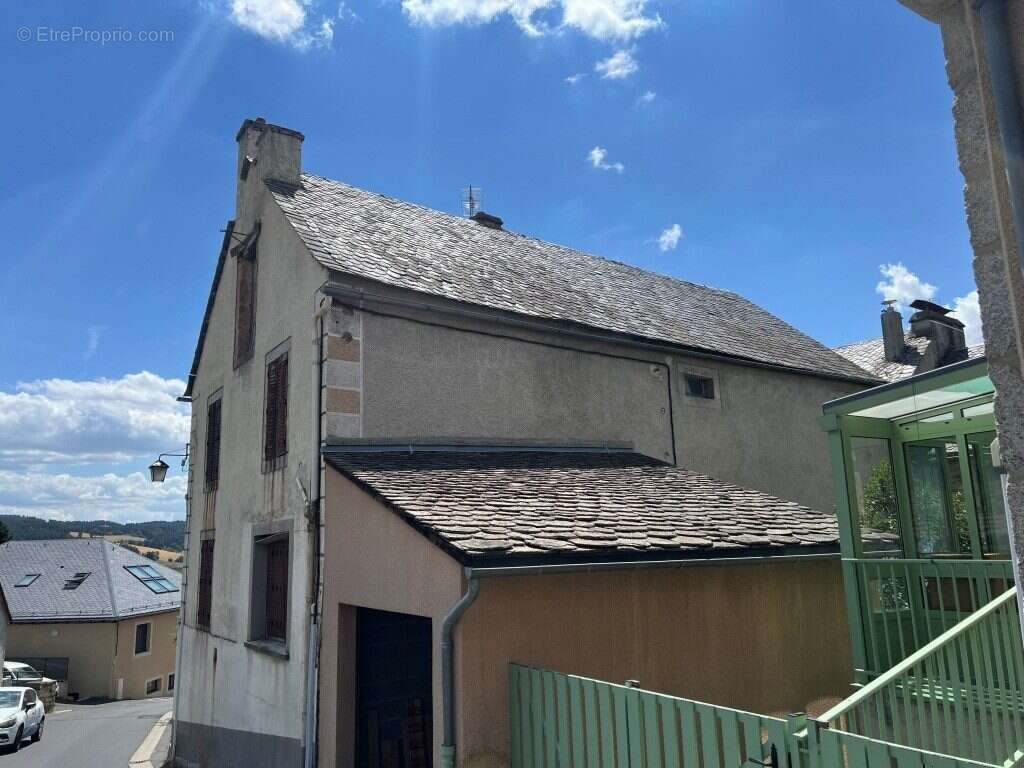 Maison 240 m² à Saint-Alban-Sur-Limagnole  - photo 2
