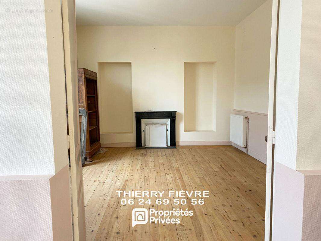 A  VENDRE 86120 LES TROIS MOUTIERS Maison bourgeoise de 299 m2 avec jardin et dépendance - photo 4