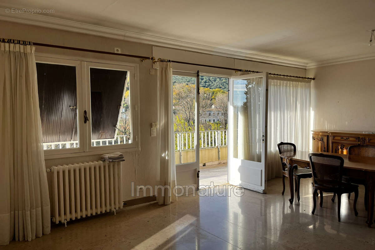 Appartement à GANGES