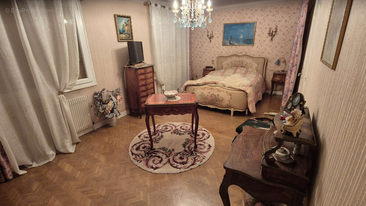 Maison à NEUVILLE-LES-LOEUILLY