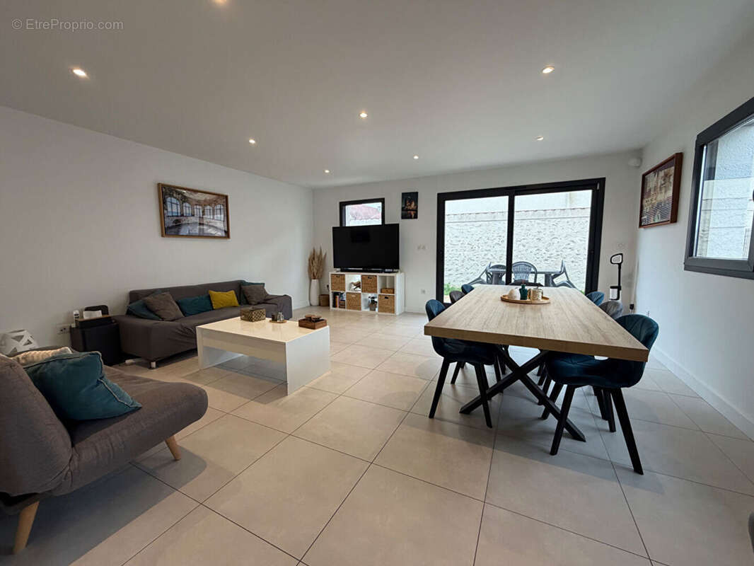 Maison à LA CHAPELLE-SAINT-MESMIN