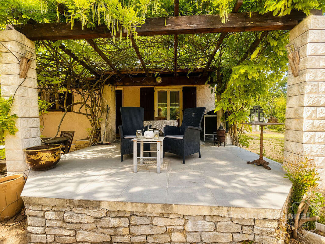 Maison d'environ 70m2 sur 1200m2 de terrain avec piscine à Goudargues - photo 2