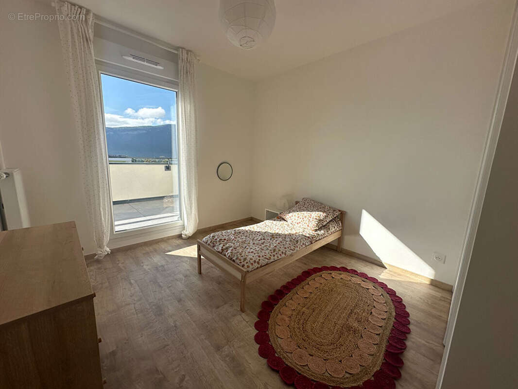 À vendre - Appartement 4 pièces 100.60 m²  -Dernier étage -  Ambilly (quartier Croix d'Ambilly) - photo 8