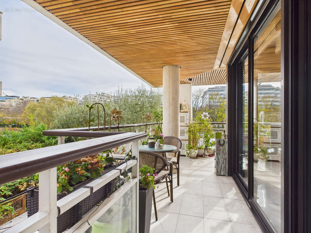 Appartement à LEVALLOIS-PERRET