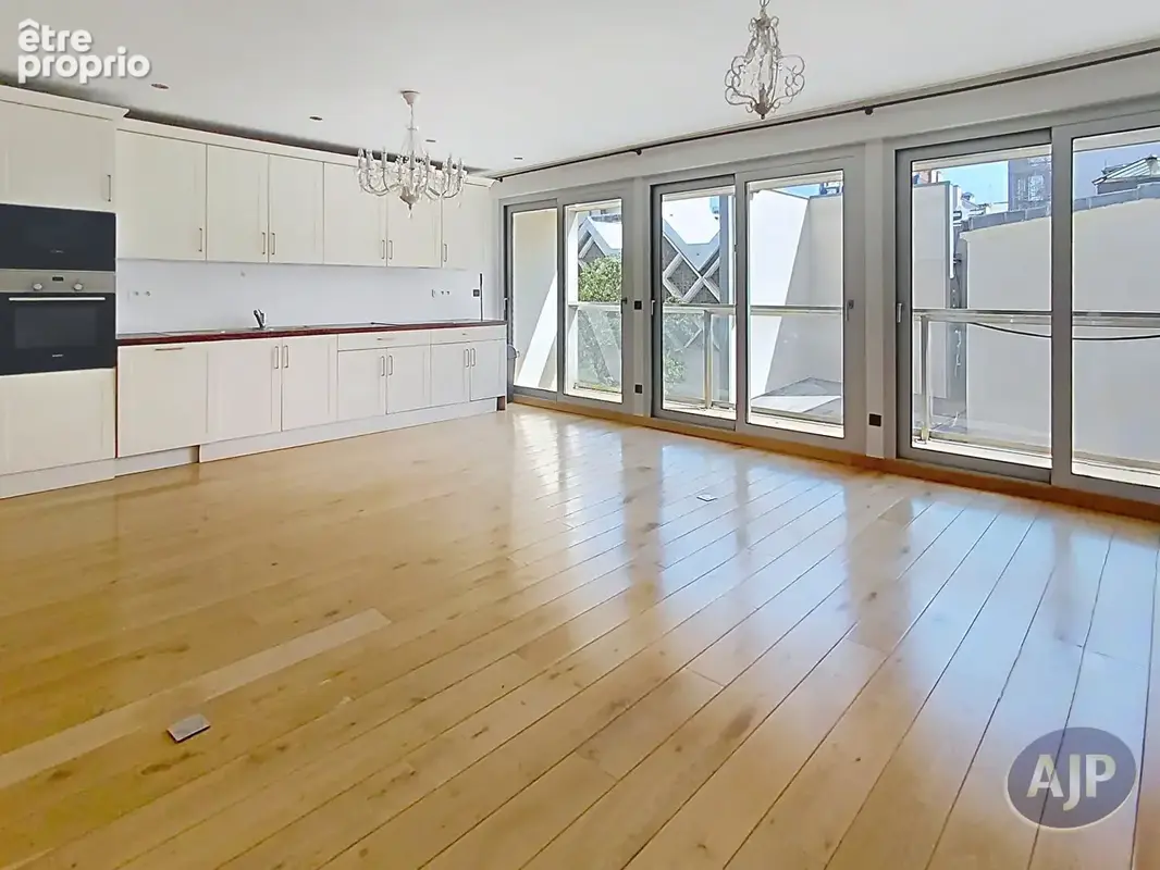 Appartement à PARIS-7E