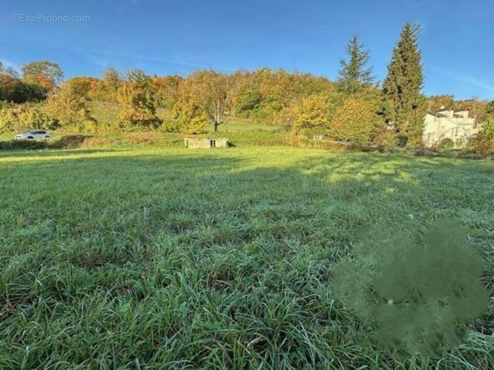Terrain 1005 m² à Bray-Et-Lu  - photo 2