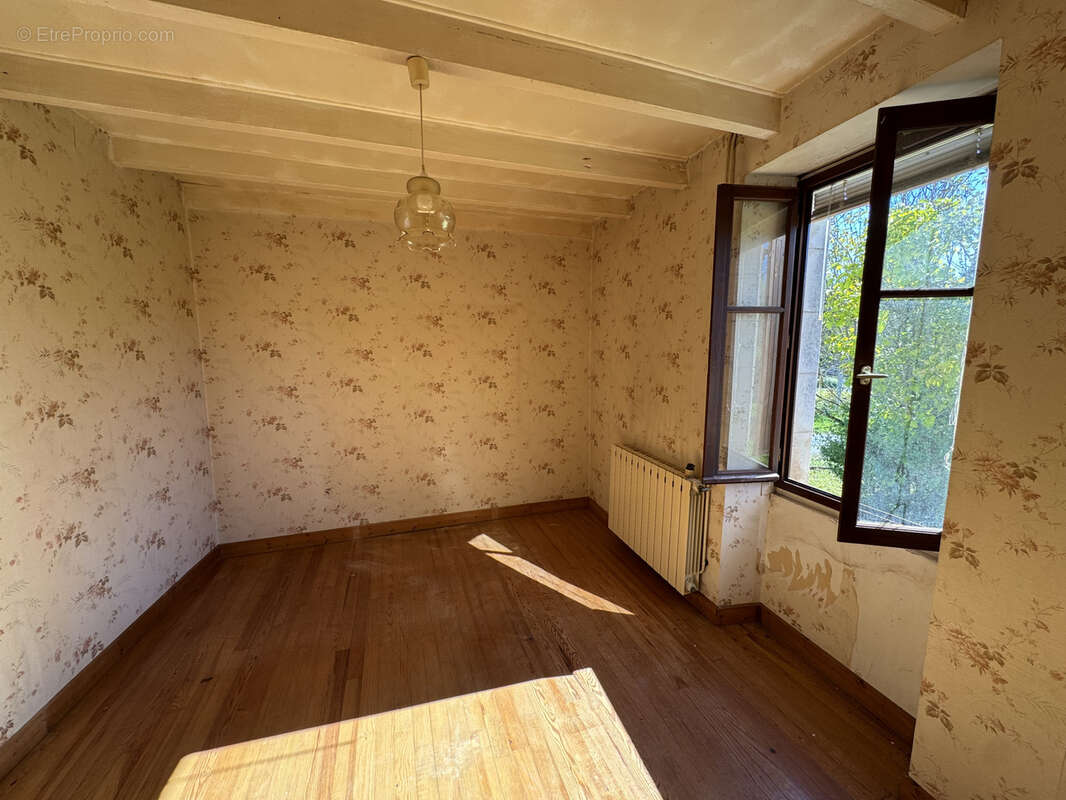 Maison à BARBEZIEUX-SAINT-HILAIRE