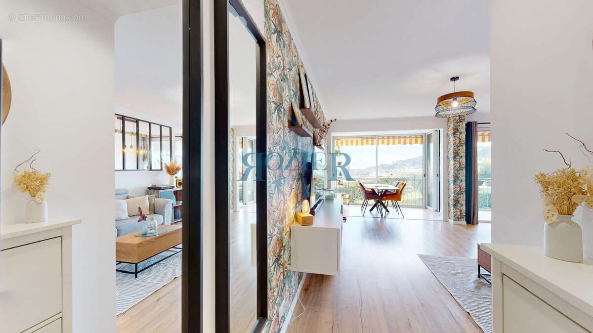 Appartement à VALLAURIS