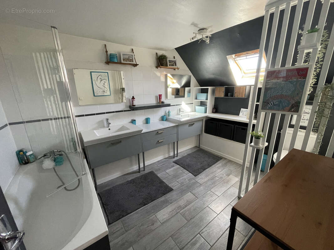 Maison à FRENEUSE