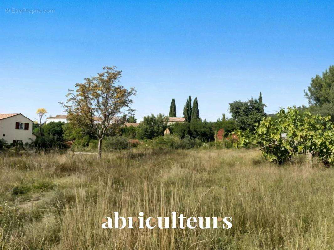 Terrain à EGUILLES