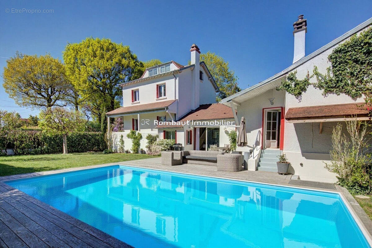 Maison à LA CELLE-SAINT-CLOUD