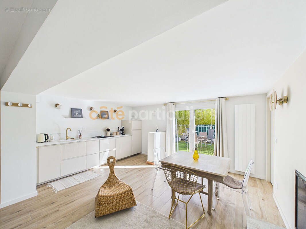 Maison à VILLENAVE-D'ORNON