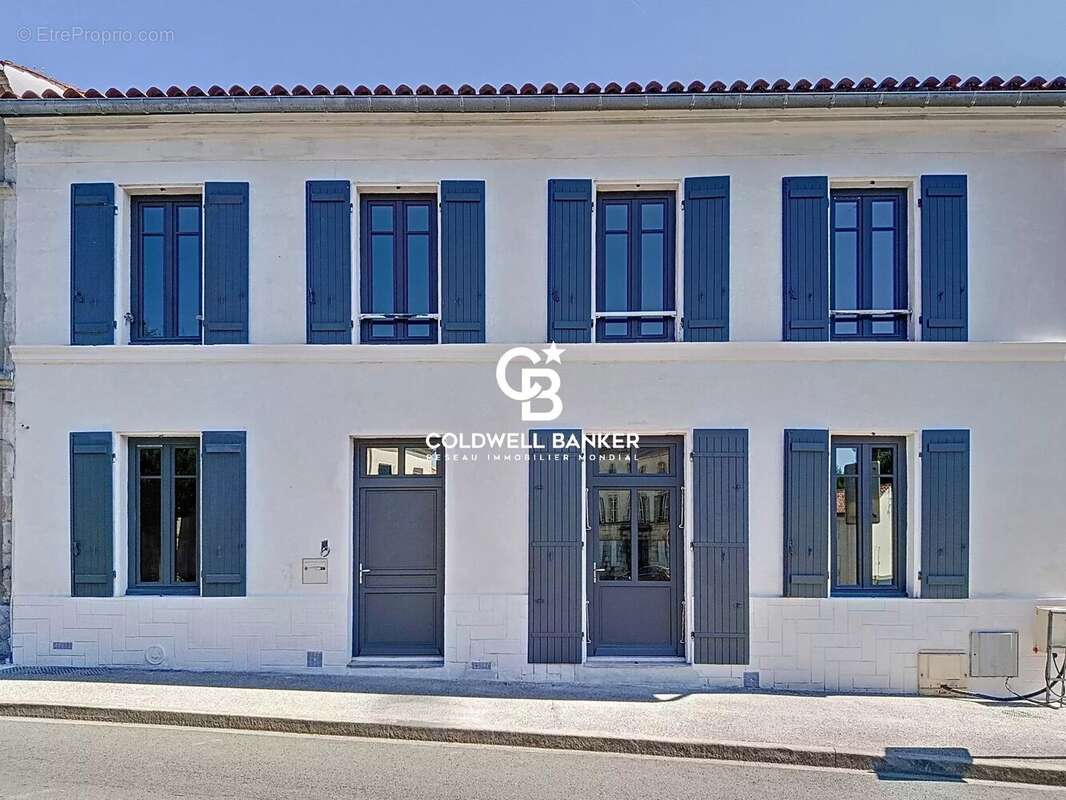 Maison à SAINT-HILAIRE-DE-VILLEFRANCHE
