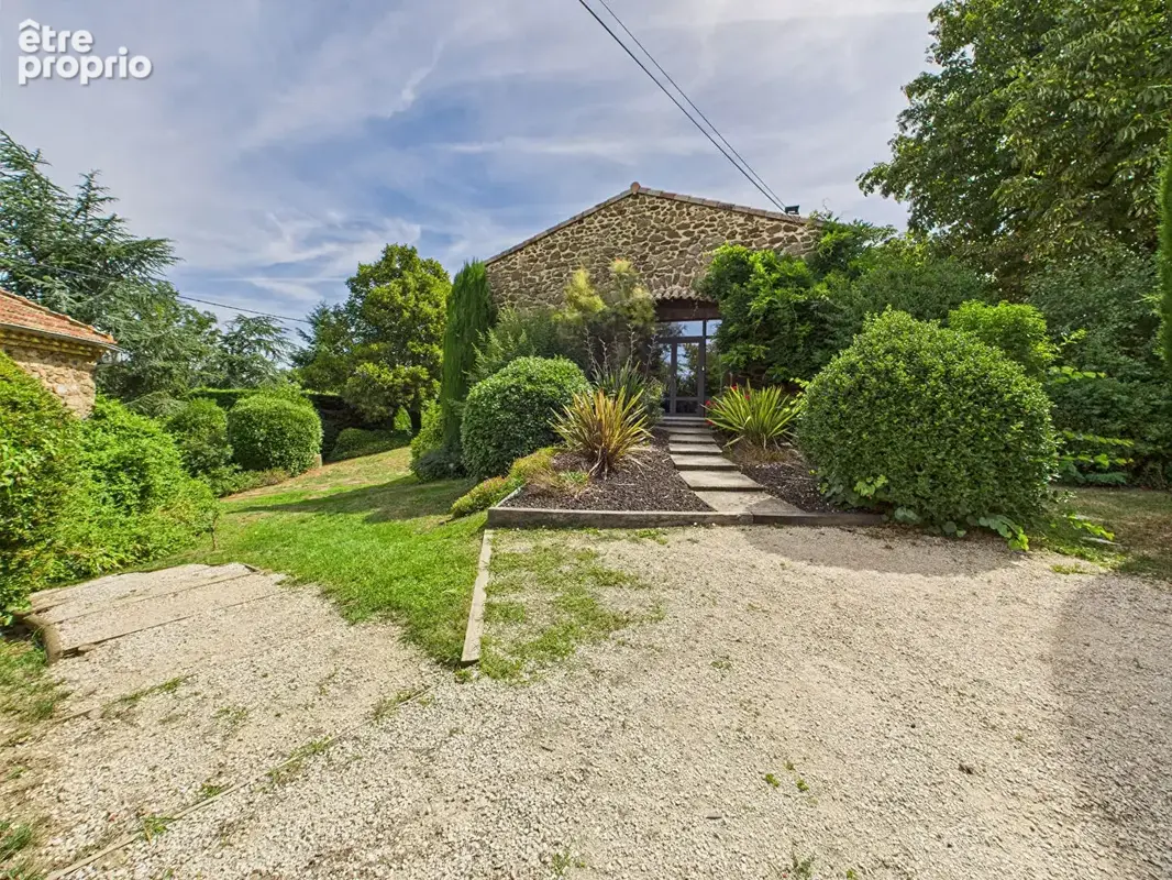 Corps de ferme rénové avec gîte indépendant, piscine et plus d'un hectare de terrain à PLATS - photo 11