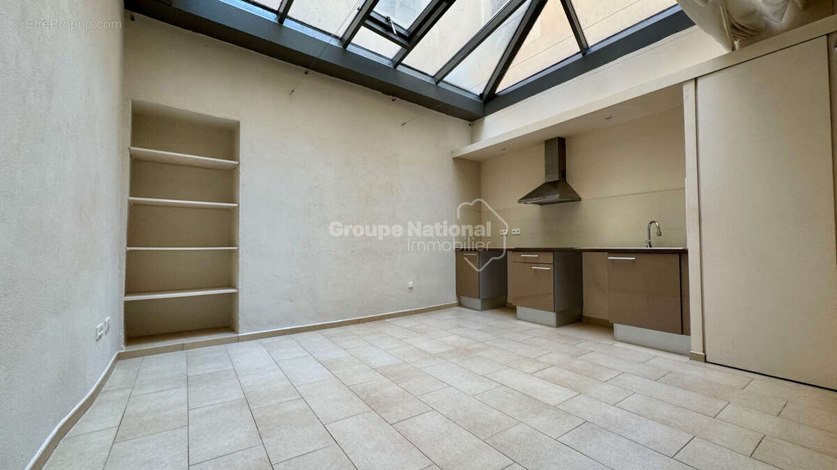 À vendre - Appartement P1 de 37,45 m²  Idéal investisseur Nîmes, proche Écusson - photo 2