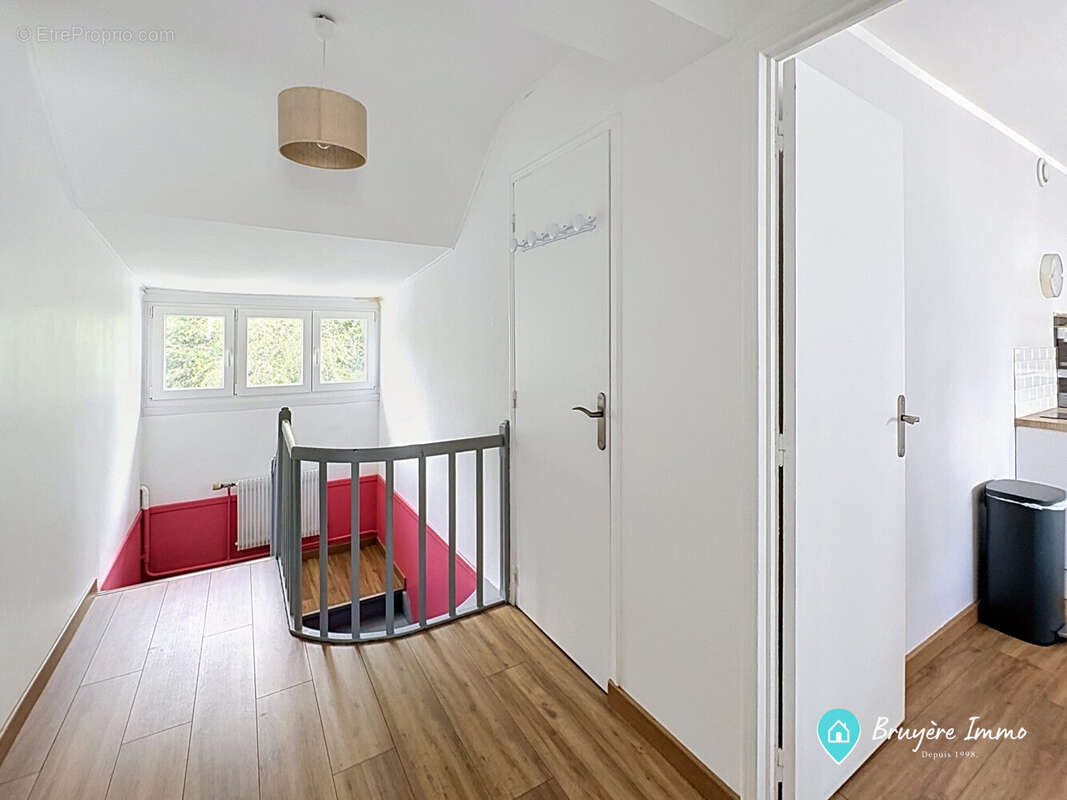 Maison 128 m² à Aulnoye-Aymeries  - photo 4