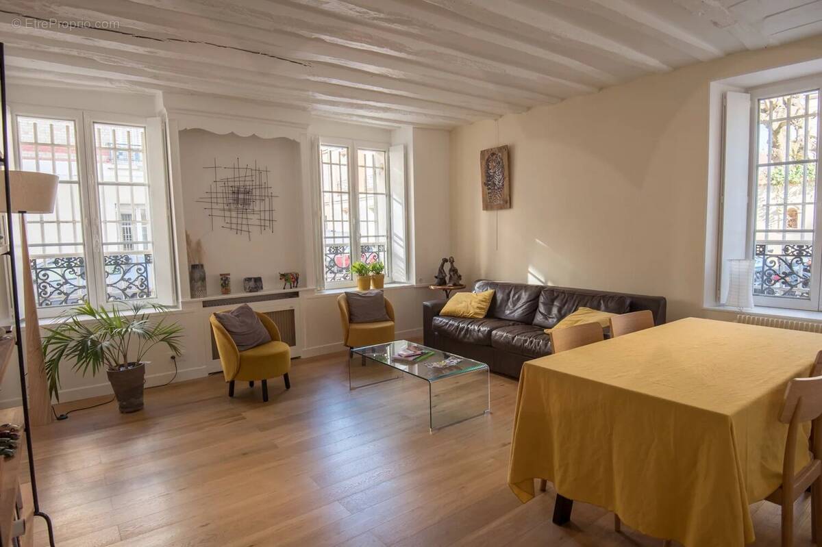 Appartement à VERSAILLES