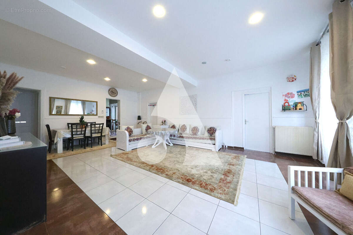 Appartement à CORBEIL-ESSONNES