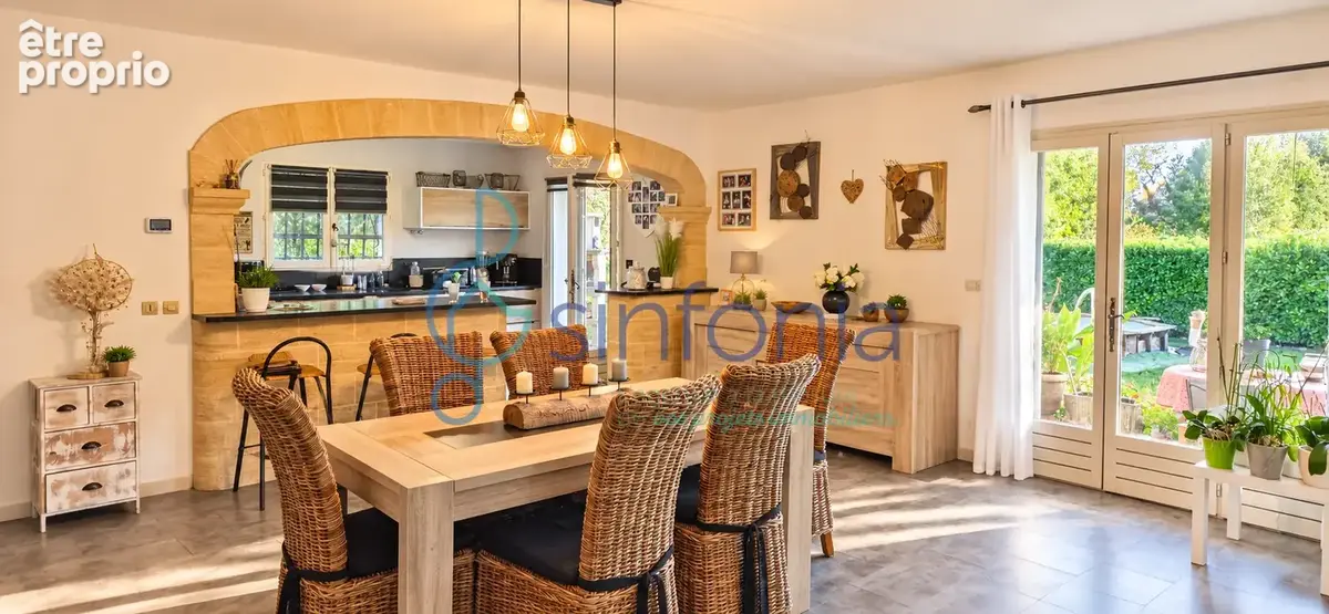 À 6 km d’Uzès  Villa familiale de 155 m2, 4 chambres, jardin arboré et piscine - photo 3