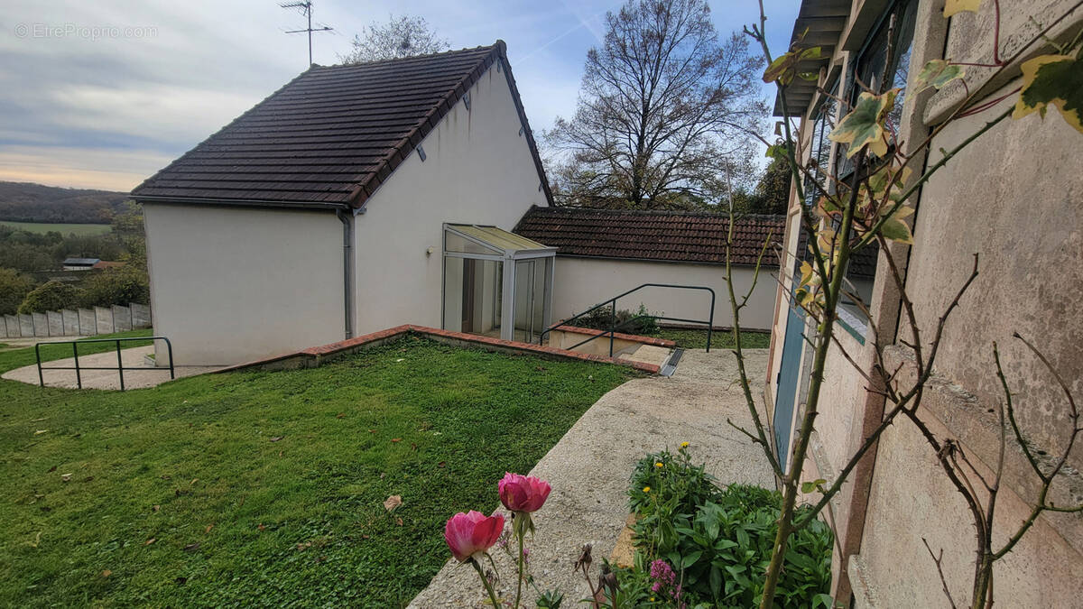 Maison à LONGUEVILLE