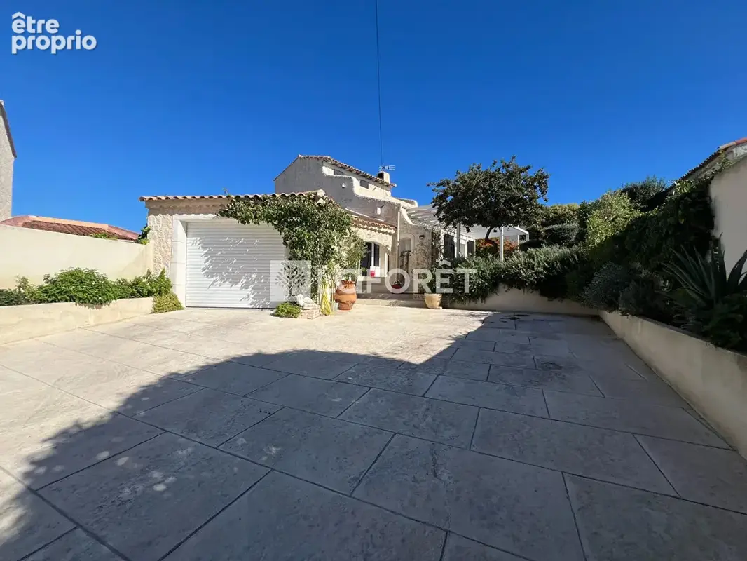 Maison Saint Mitre Les Remparts T4 garage - photo 1