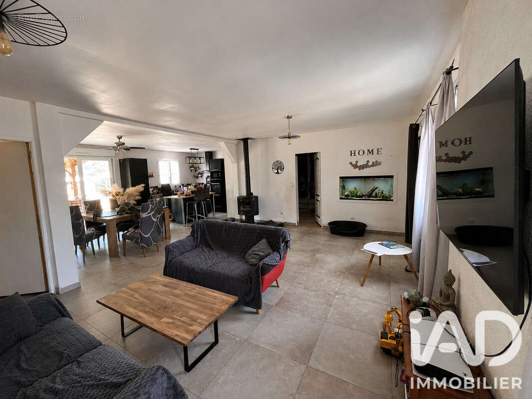 Maison 140 m² à Saint-Gildas-Des-Bois  - photo 5