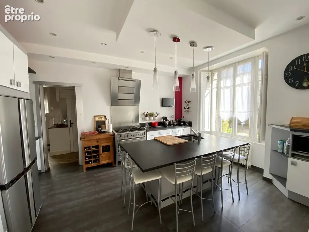 Maison 8 pièces 257 m² à vendre à Vitre (35500) - photo 4