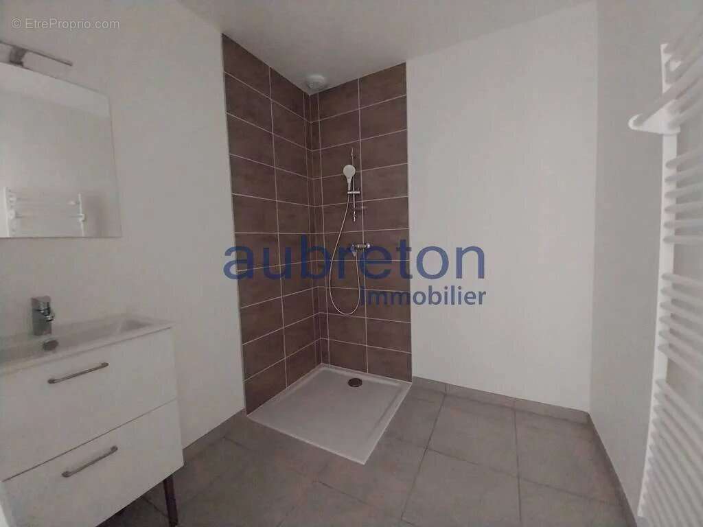 Appartement à COGNIN-LES-GORGES