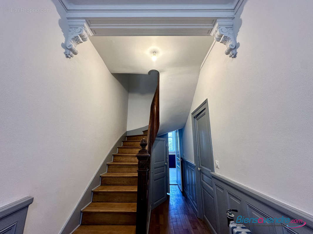 Hall D'entrée  - Maison à TOURS