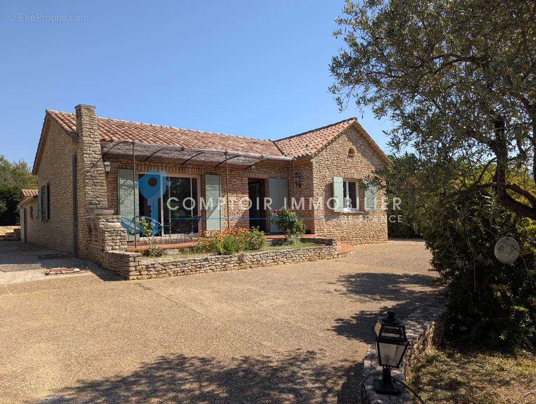 Maison à SAINT-SATURNIN-LES-APT