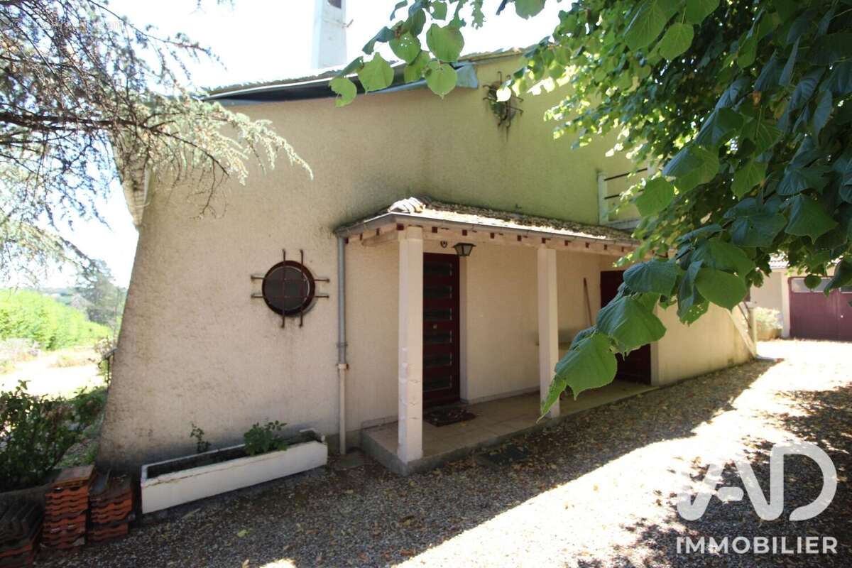 Maison 125 m² à Saint-Fargeau-Ponthierry  - photo 2