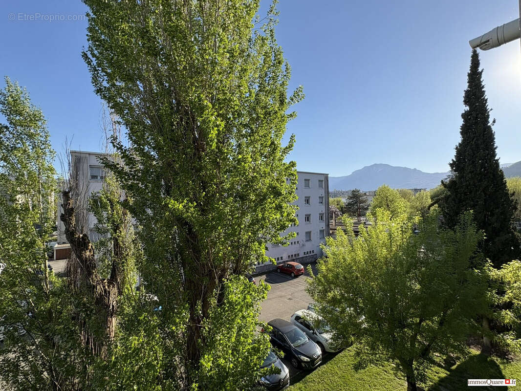 Appartement à MEYLAN