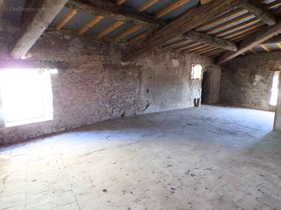 Maison à LA LIVINIERE
