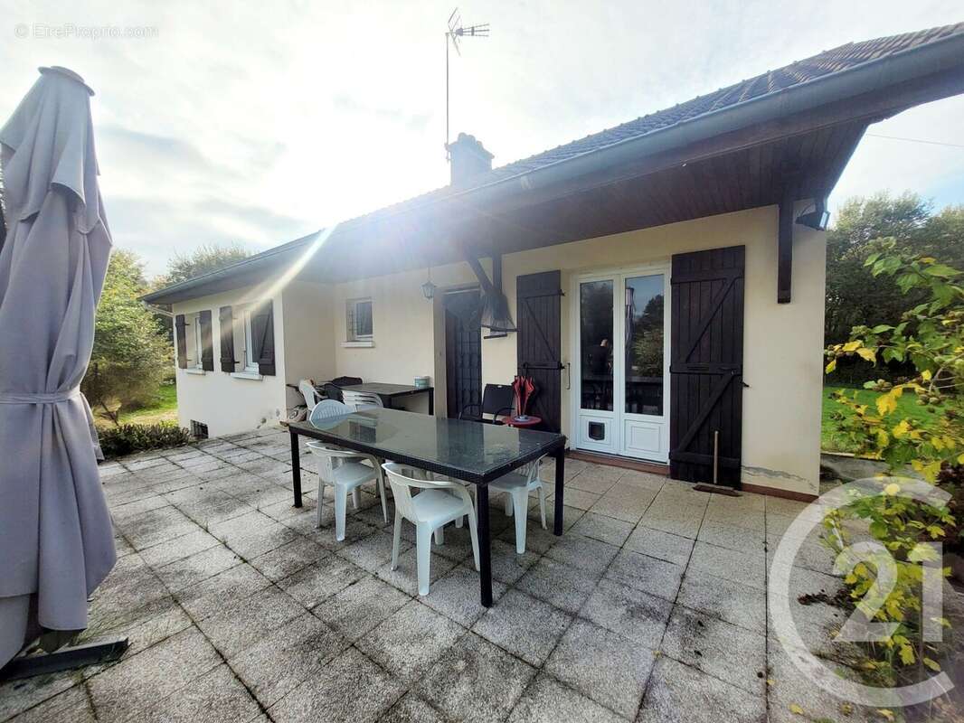 Maison à LA CHAPELLE-NAUDE