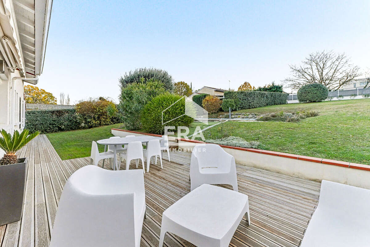 Maison à BRUGUIERES