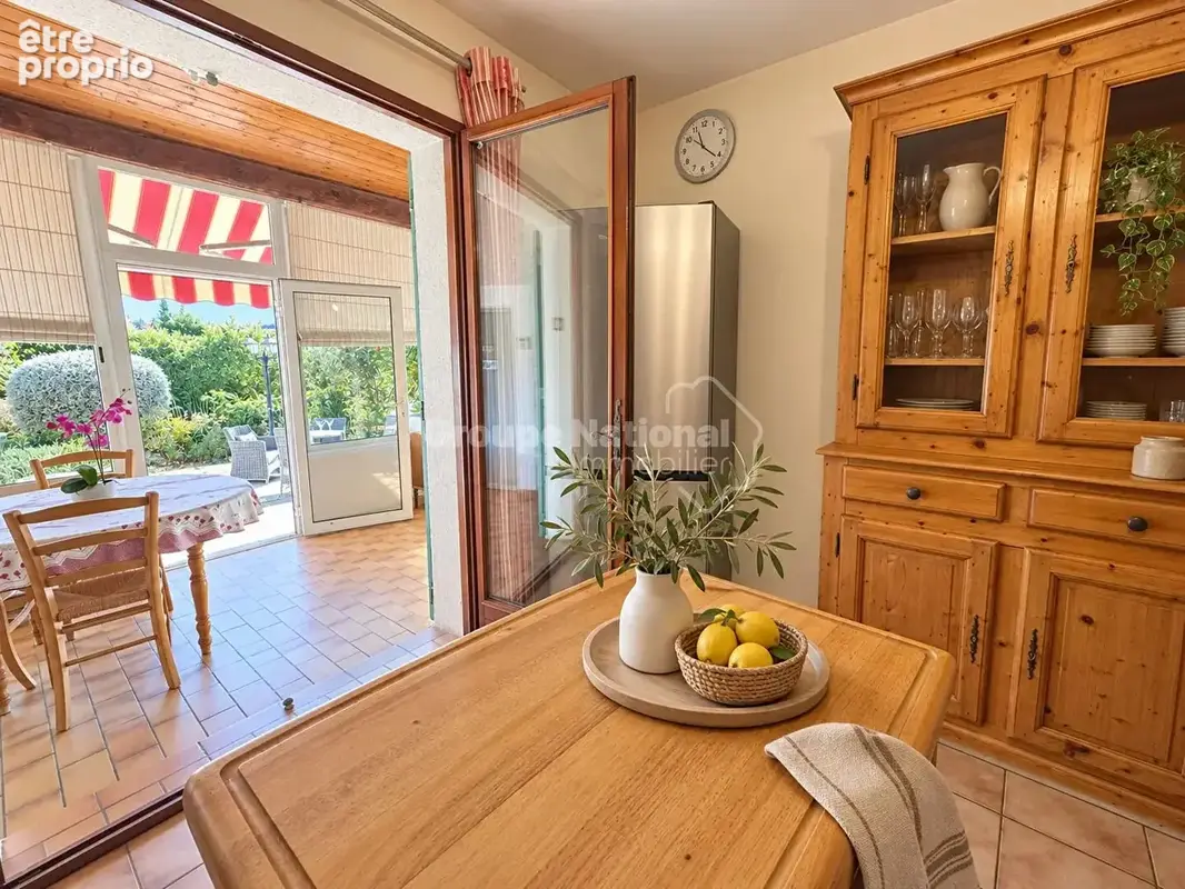 À vendre Châteaurenard Maison 4 chambres possible, jardin 600 m², spa, garage, quartier résidentiel - photo 8