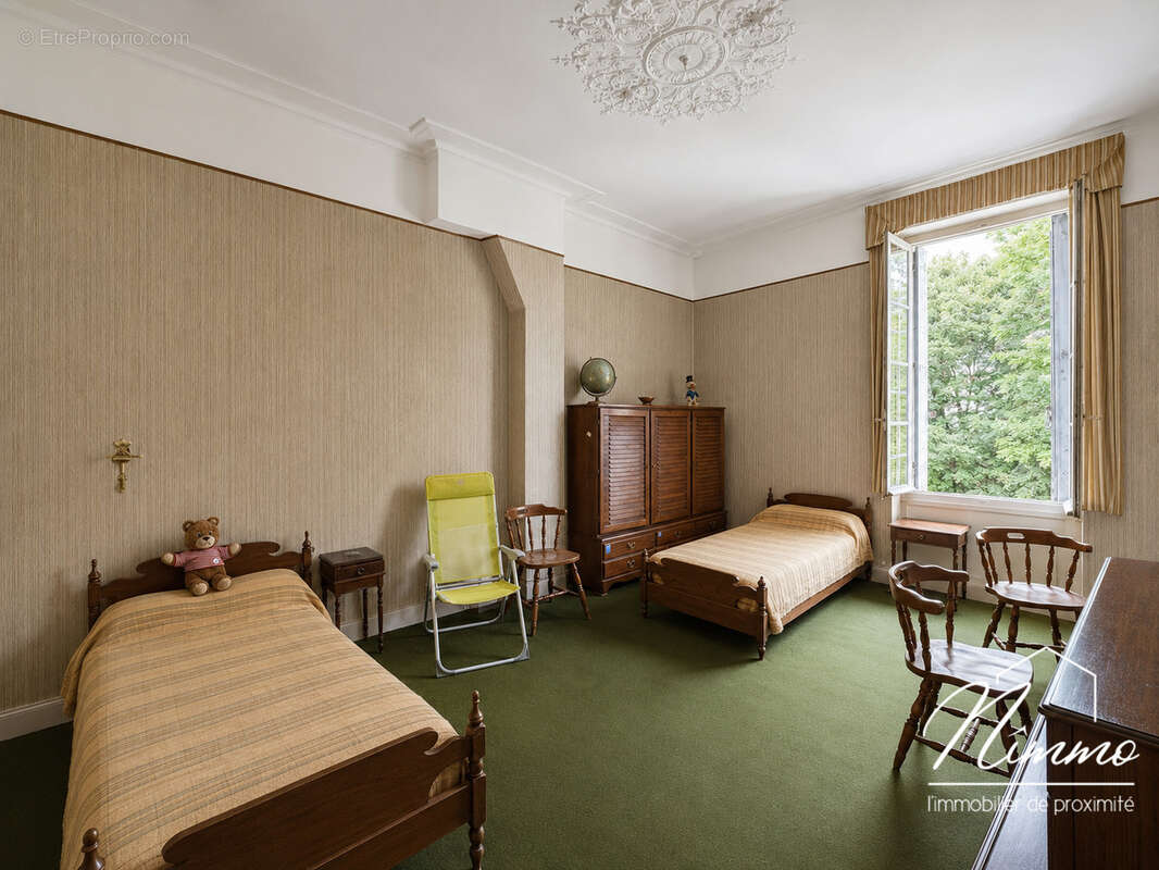 Nîmes carnot gare appartement bourgeois t6 balcons grenier cave - photo 11