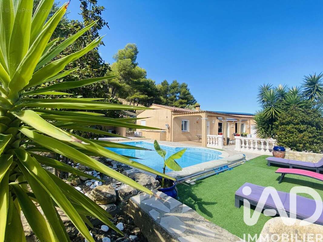 Photo 2 - Maison à ROQUEFORT-DES-CORBIERES