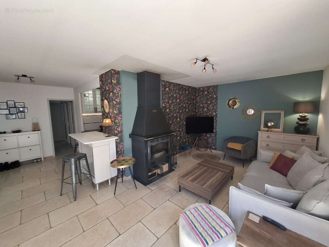 Maison à SAINT-ETIENNE-DU-GRES