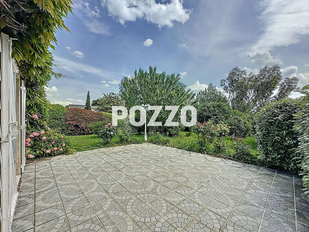 Maison à DRAGEY-RONTHON