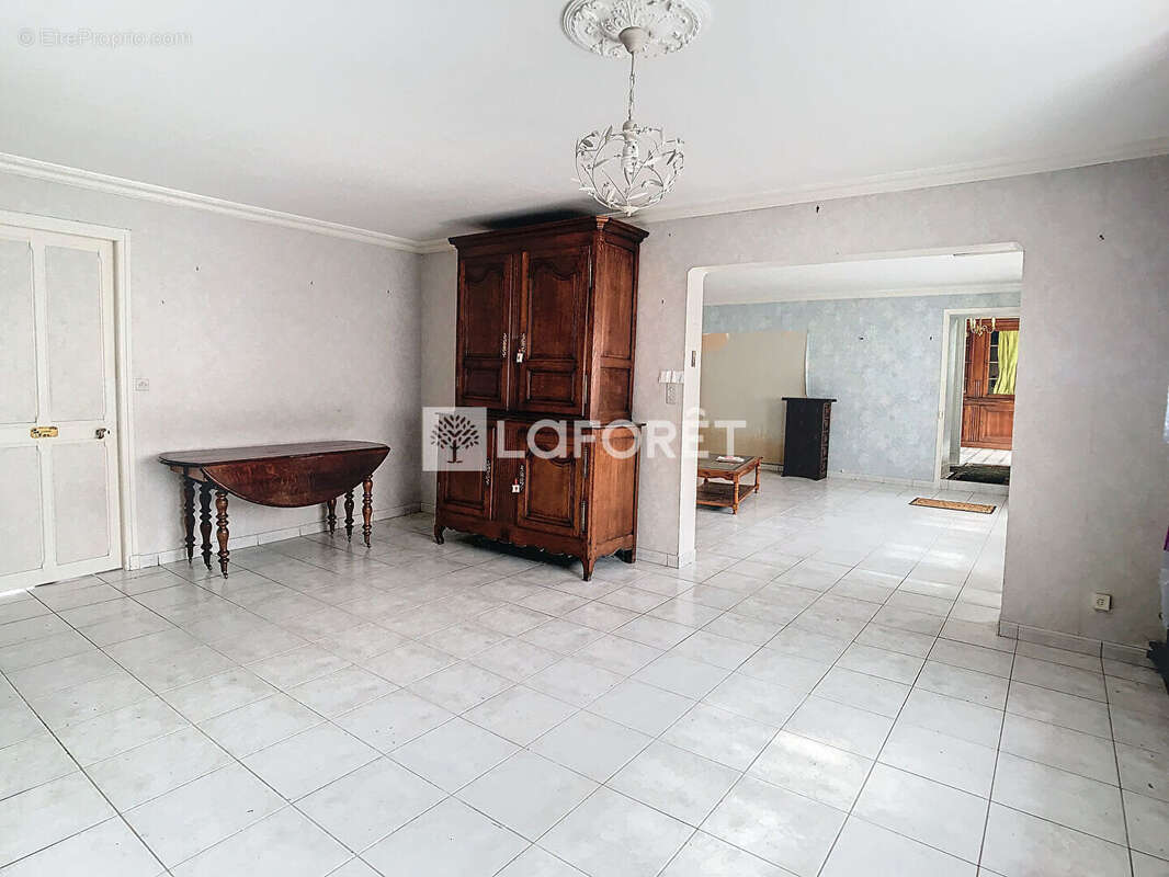 Maison à VILLERS-LE-CHATEAU