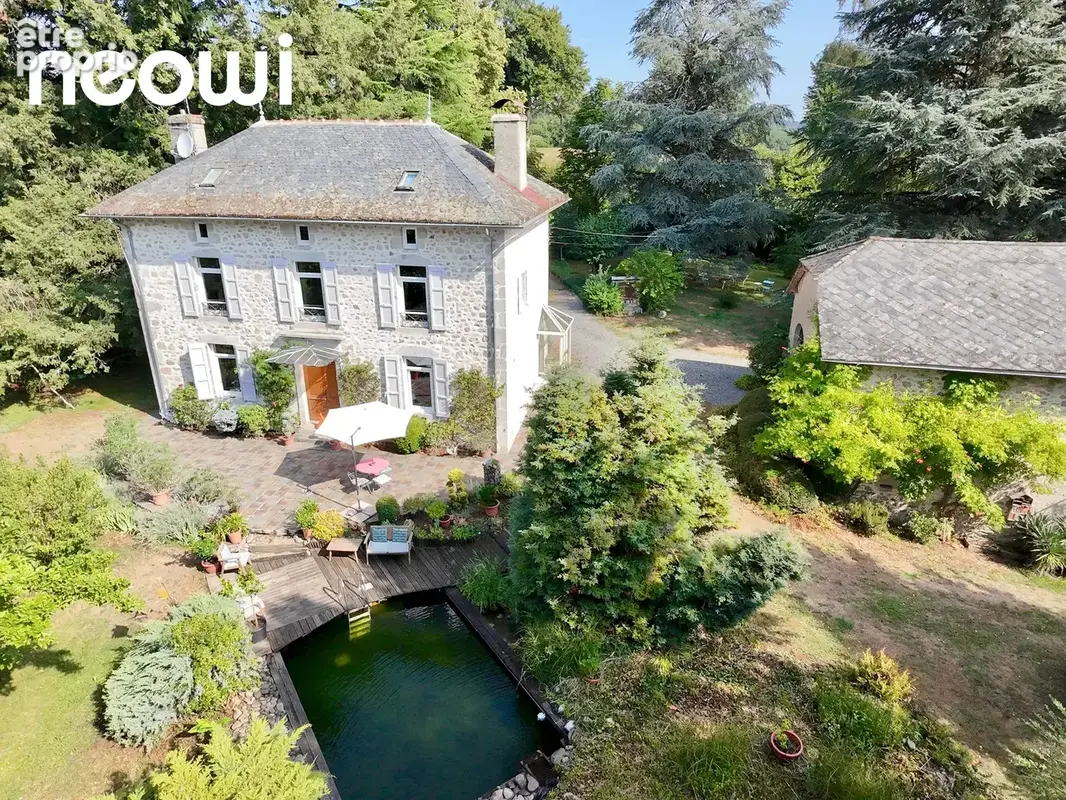 Maison de maître de 165 m² avec grange, piscine biologique et parc arboré - photo 1