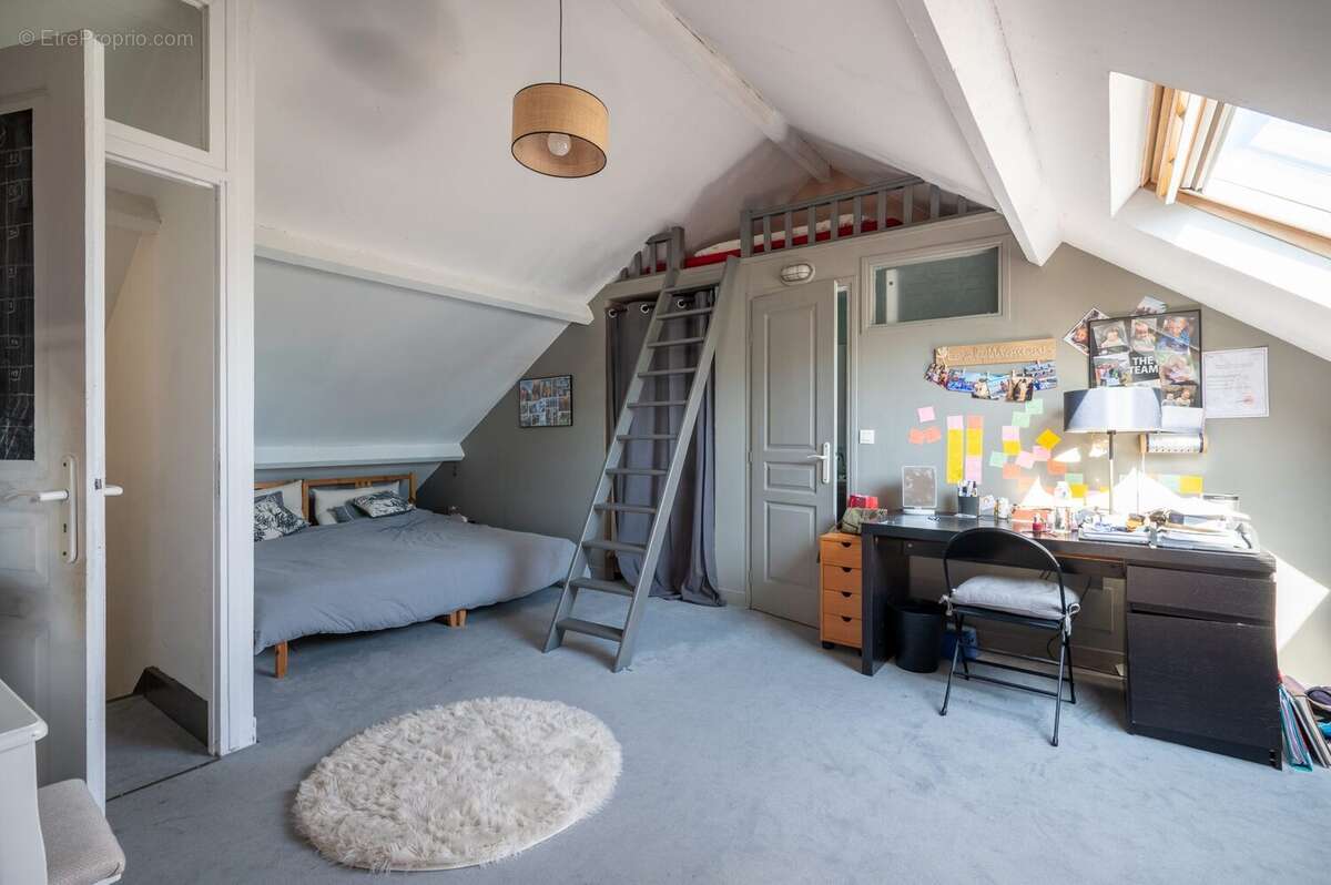 Maison à ISSY-LES-MOULINEAUX